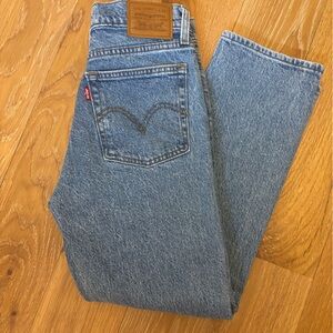 Levi’s Wedgie straight premium sz 25